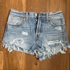 Levi High Waisted Cut Off shorts